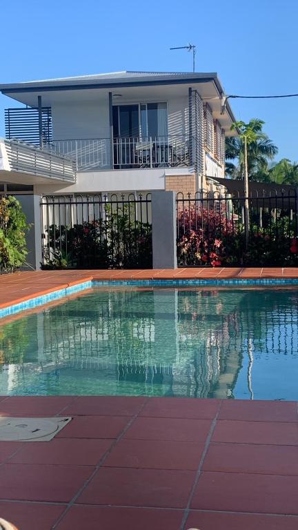 Shady Rest Motel in Gympie pool